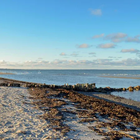 Holiday home Beautiful In Glesborg With Sauna Fjellerup Strand